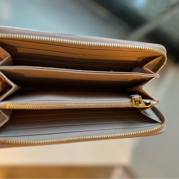 Prada Pinkish Tan wallet - Picture 4 of 8